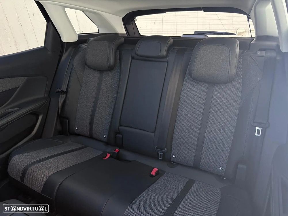 Peugeot 3008 1.2 PureTech Allure EAT8 - 57