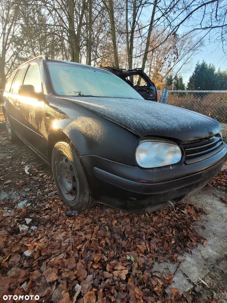 Części- Volkswagen golf variant kombi  Pojemność: 1896  Moc: 74kW  Rok: 2002  Diesel - 2