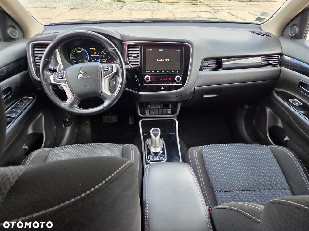 Mitsubishi Outlander - 17