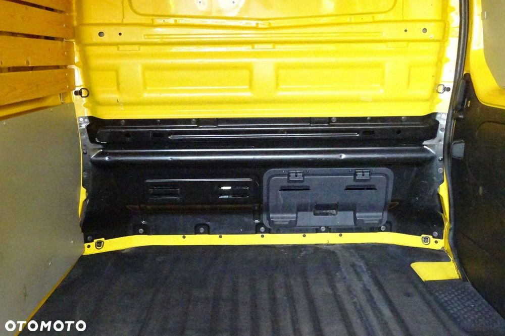 Renault Trafic - 25