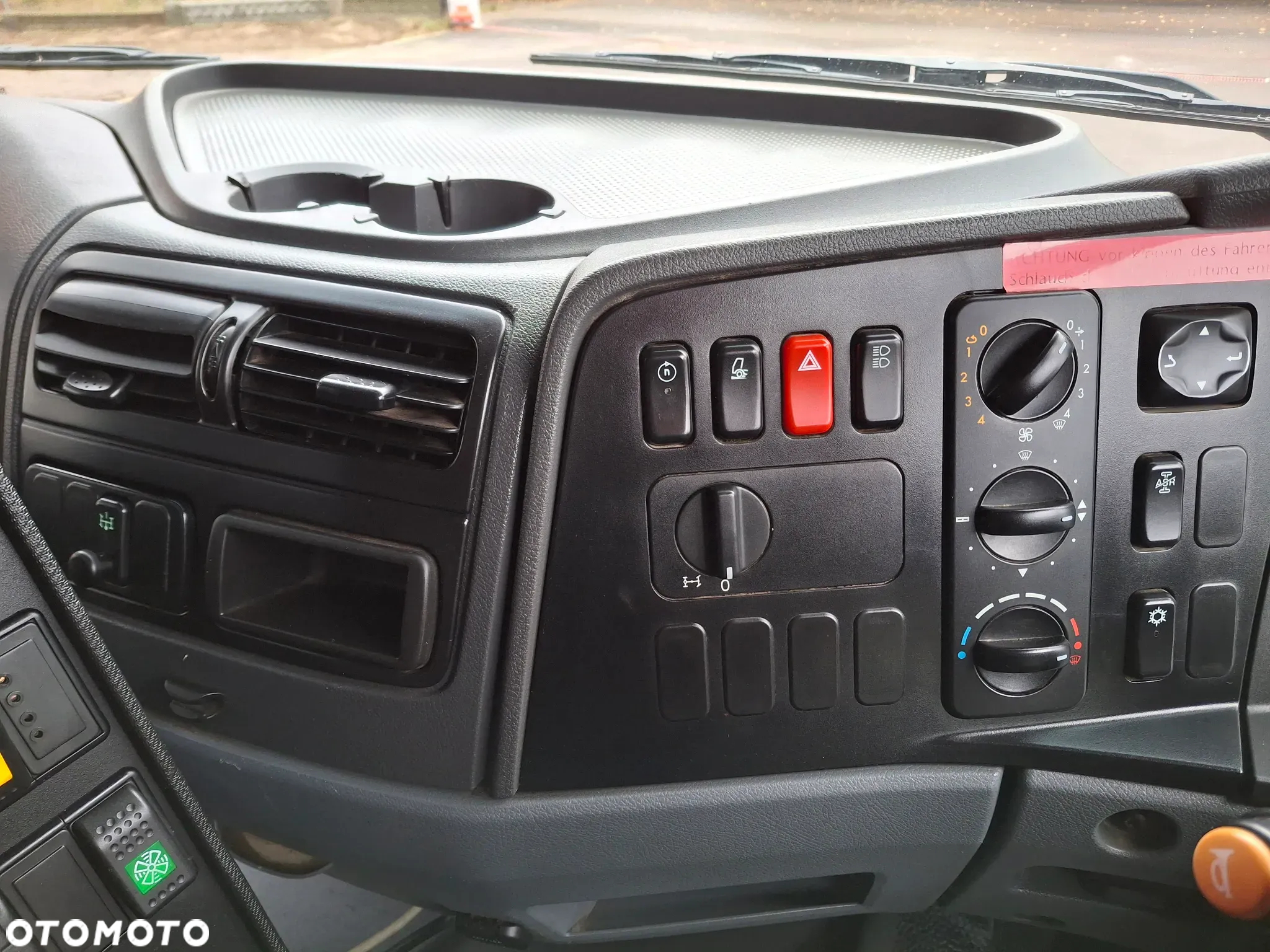 Mercedes-Benz Axor 1829 Zamiatarka FAUN Viajet 2010r EUnited PM10 Karcher Przebieg 76 Tyś KM Euro 5 - 26