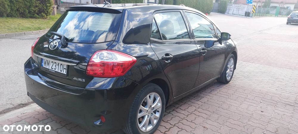 Toyota Auris 1.6 Luna - 2