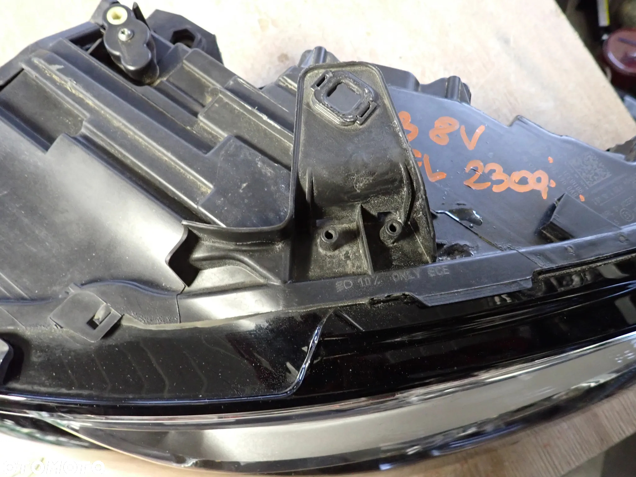 AUDI A3 8V LIFT LAMPA PRAWY PRZÓD 8V0941784 - 4
