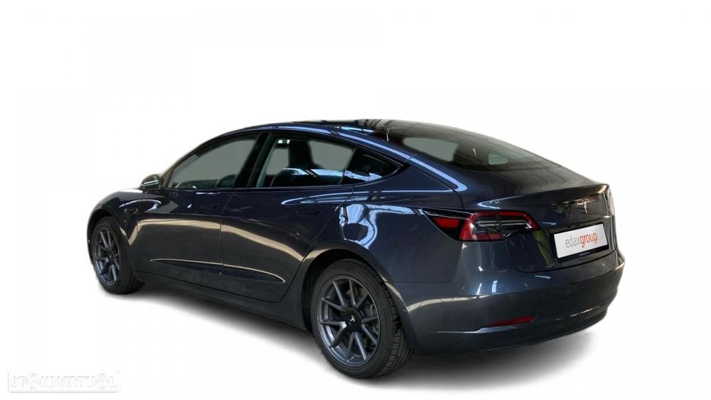 Tesla Model 3 Long Range RWD — fotografia 2