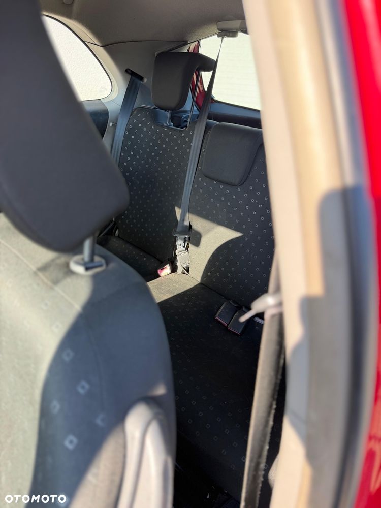 Toyota Yaris 1.0 Terra A/C - 12