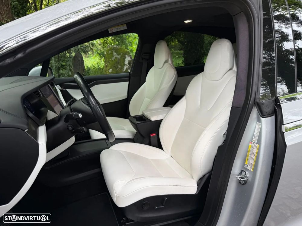 Tesla Model X 100D - 52