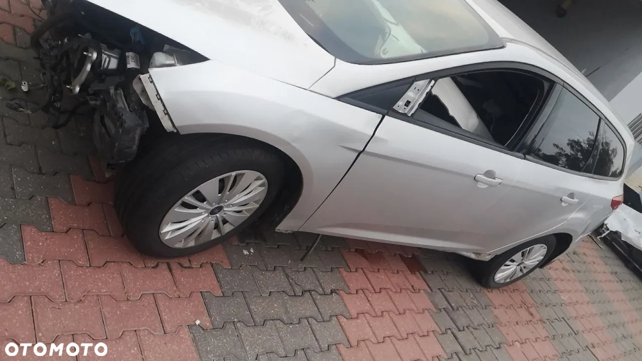 KAROSERIA DRZWI BŁOTNIK REFLEKTOR ZDERZAK FORD FOCUS MK3 III 2015 rok PO LIFT  (2010-2013/14 PRZED LIFT / 2014-> PO LIFT) - 3