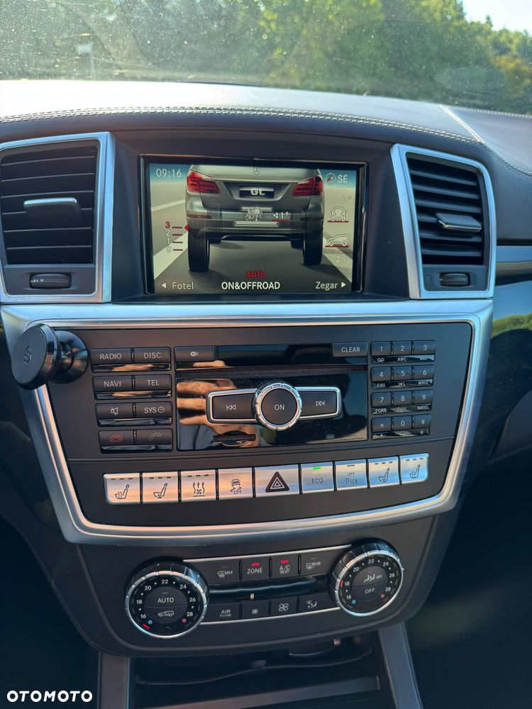 Mercedes-Benz GL 350 BlueTEC 4-Matic - 12