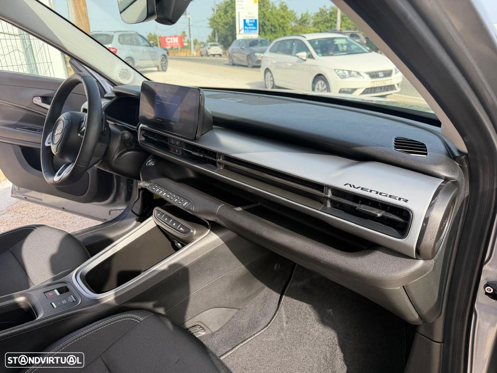 Jeep Avenger 1.2 e-Hybrid Altitude DCT - 29