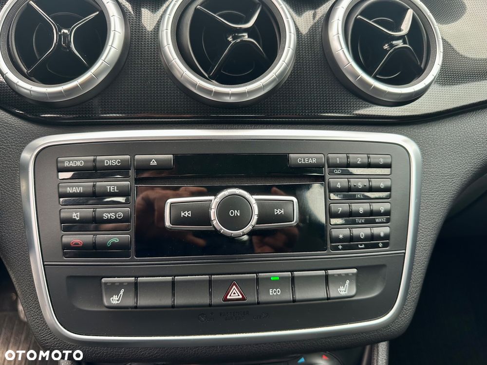 Mercedes-Benz CLA 180 Urban - 15