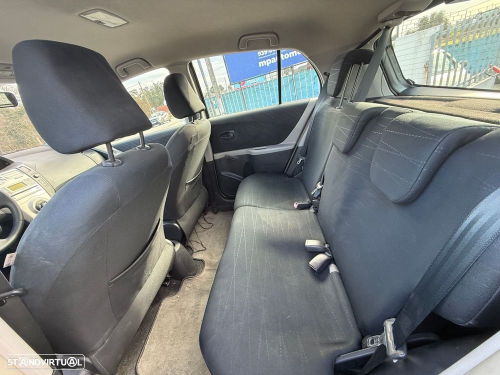 Toyota Yaris 1.0 VVT-i AC - 14