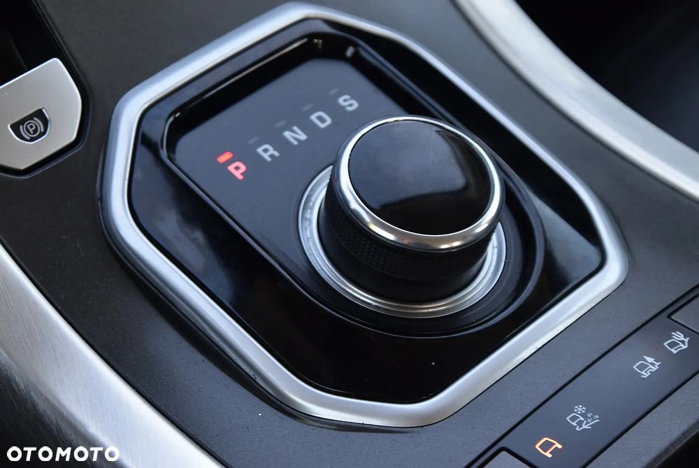 Land Rover Range Rover Evoque - 32