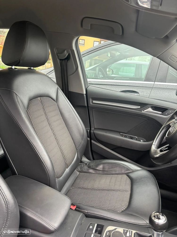 Audi A3 Sportback 1.6 TDI Design - 6
