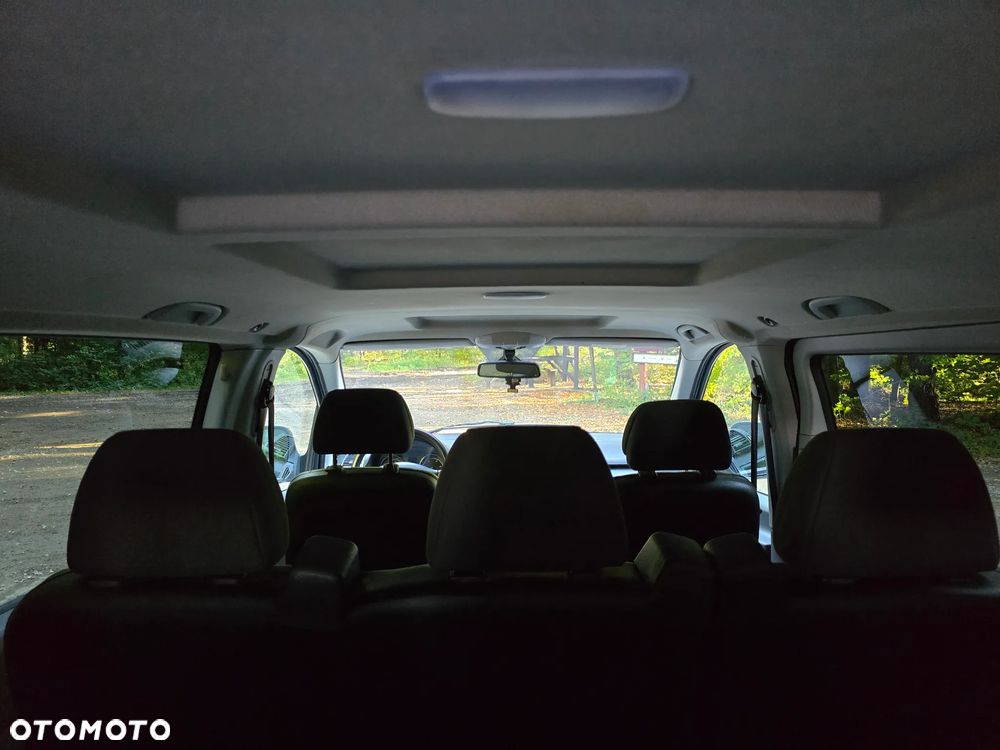 Mercedes-Benz Vito - 21