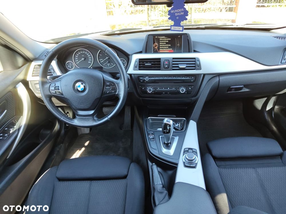 BMW Seria 3 318d Sport Line - 4