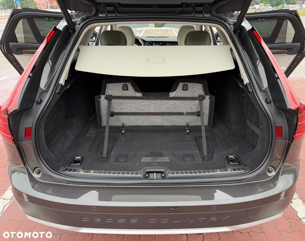 Volvo V90 Cross Country B5 D AWD Pro - 18
