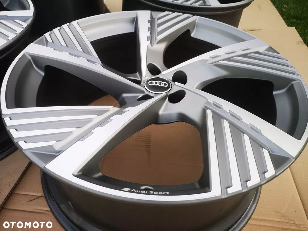 AUDI Q7 E-TRON Q7 RS6 RS7 RS5 22' 4KE - 9