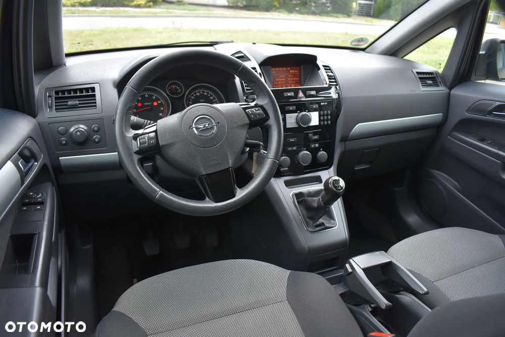 Opel Zafira - 31
