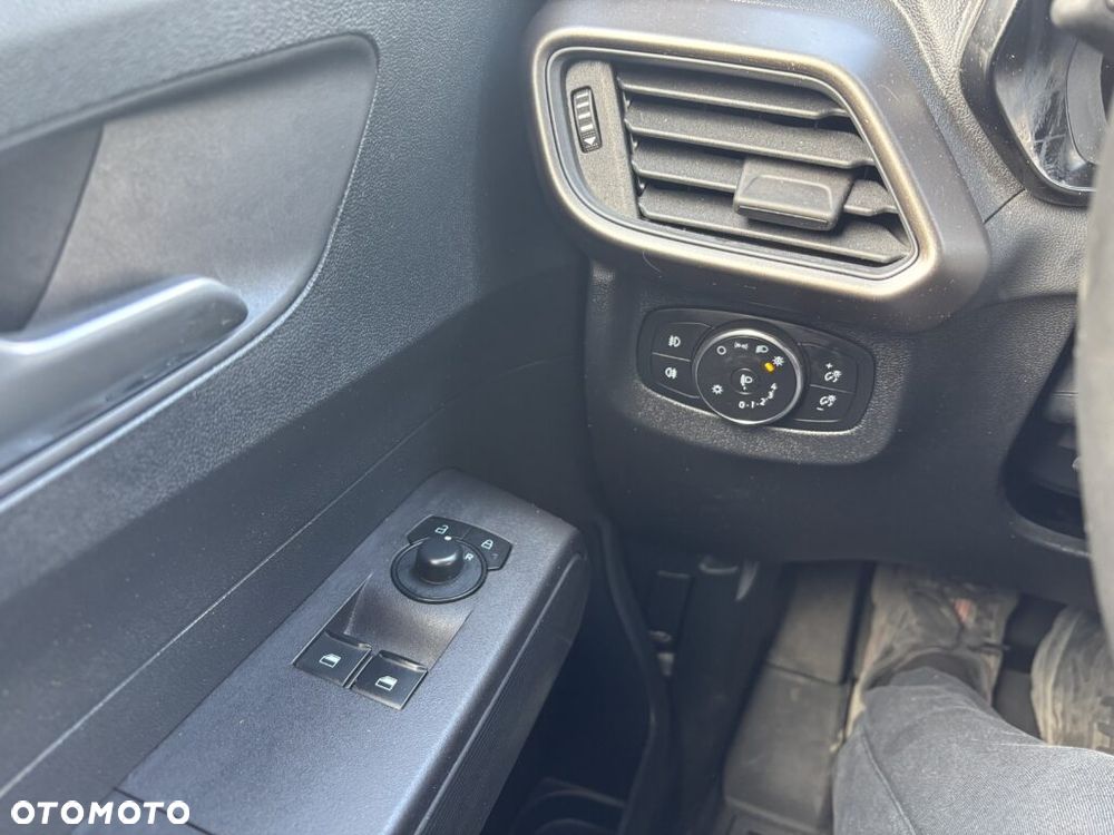 Ford Transit Courier - 7