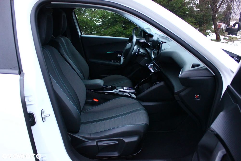 Peugeot 2008 BlueHDi 130 Allure S&S EAT8 - 39