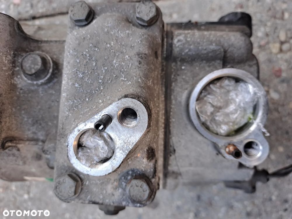 Volkswagen Passat B6 2.0 TDi kompresor klimatyzacji 1K0820859F - 7