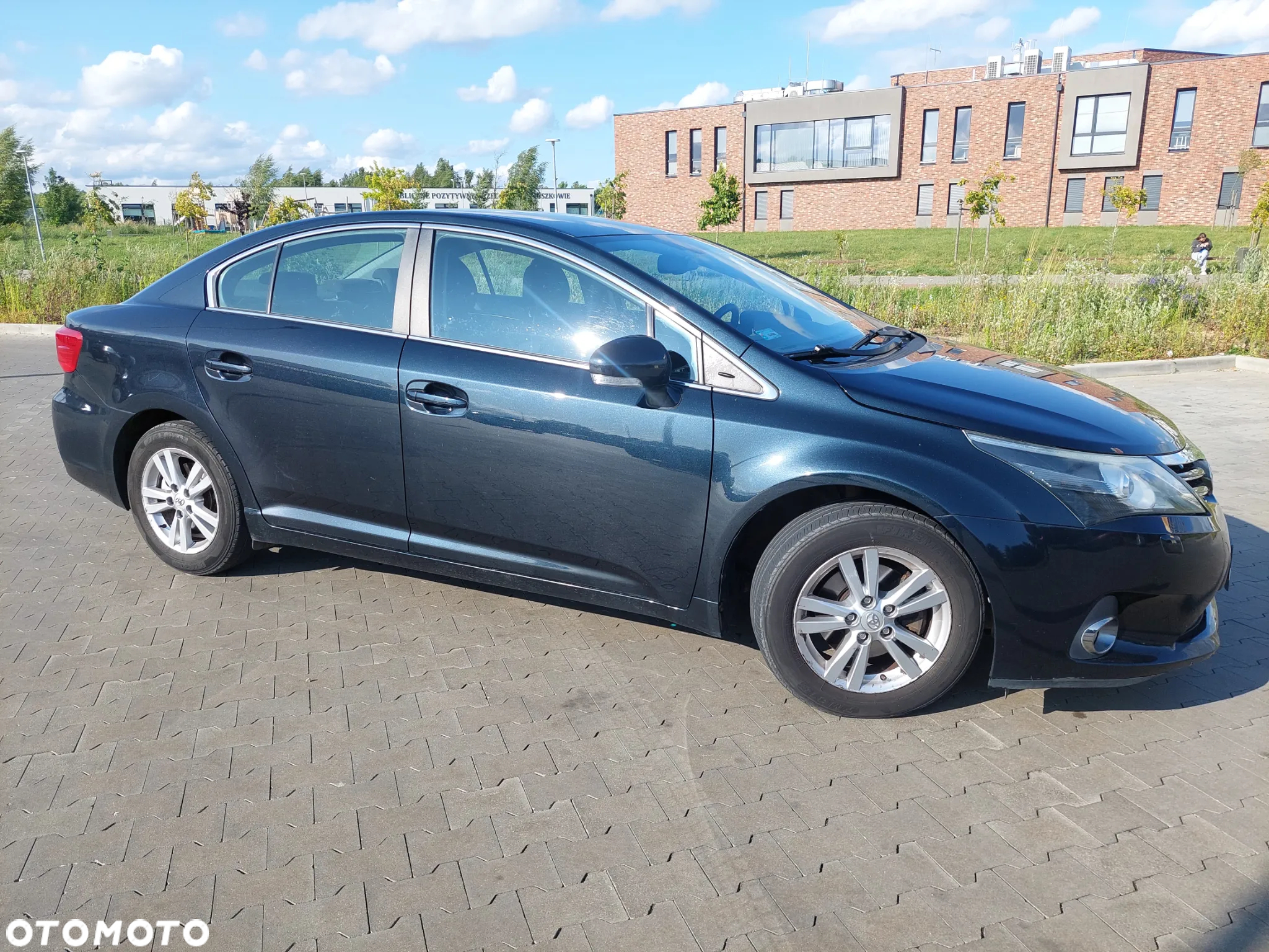 Toyota Avensis 1.8 Active - 11