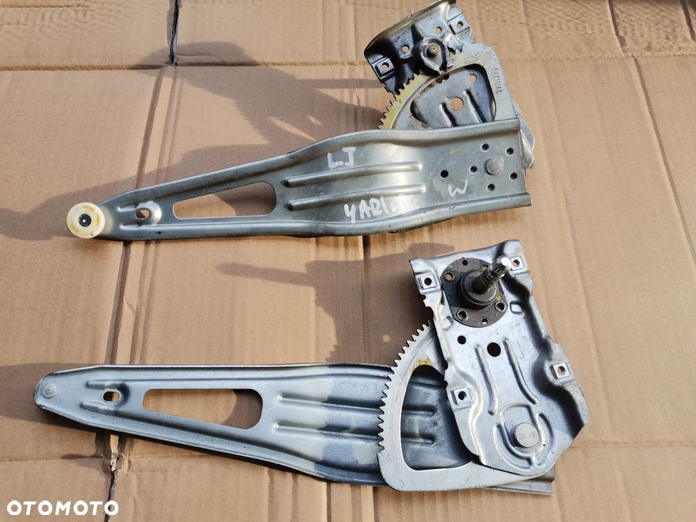 Podnosnik mechanizm szyby prawy lewy tyl Yaris II manualny - 1