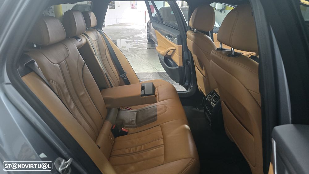 BMW 520 d Pack Desportivo M Auto - 25