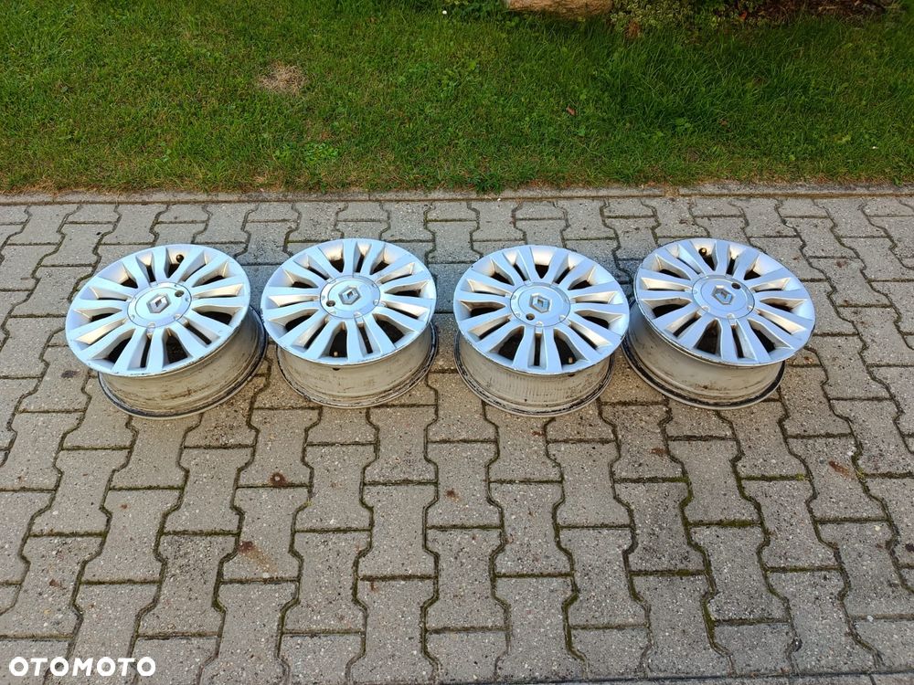 Renault Clio - 16