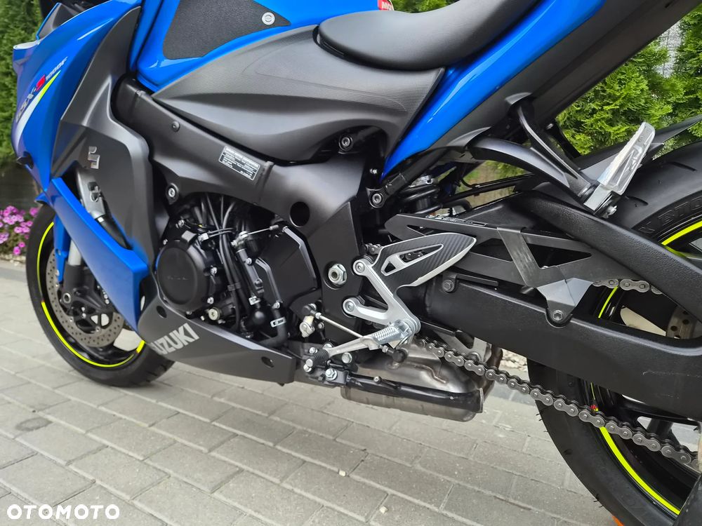 Suzuki GSX - 19