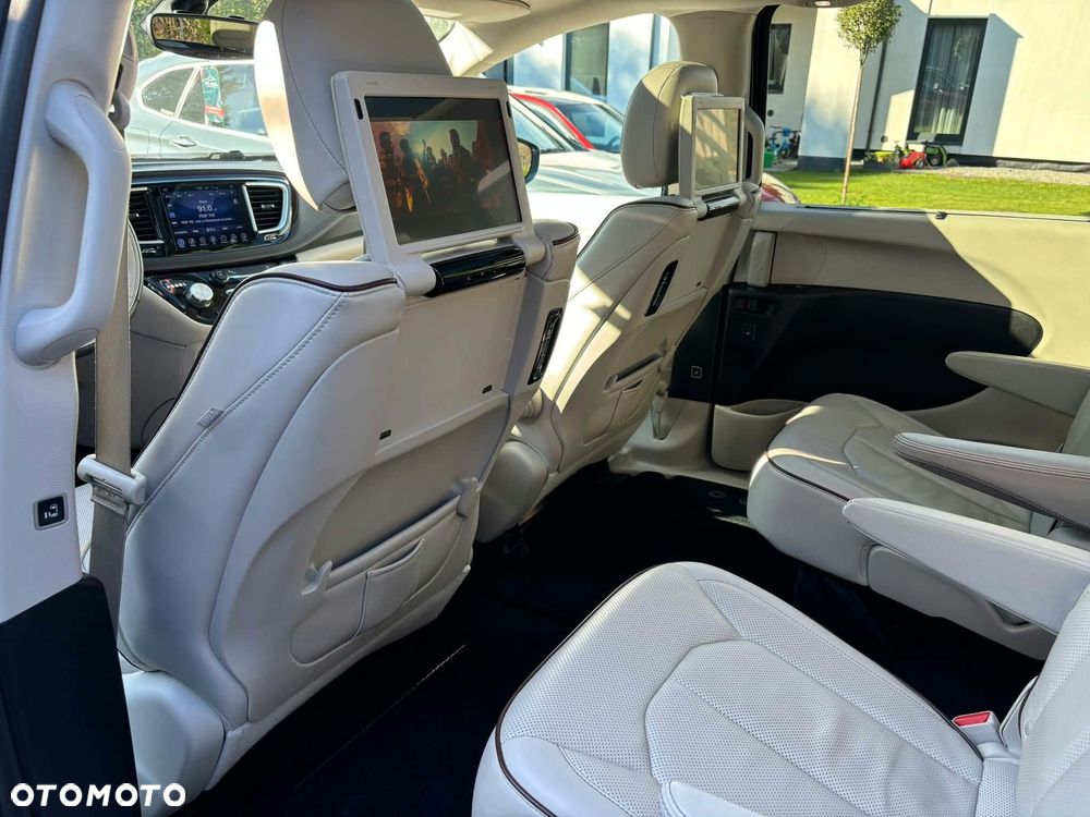 Chrysler Pacifica - 22