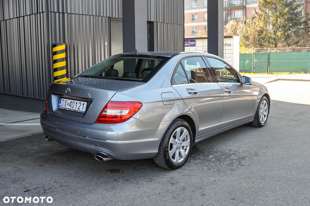 Mercedes-Benz Klasa C 350 BlueEff 4-Matic Elegance - 4
