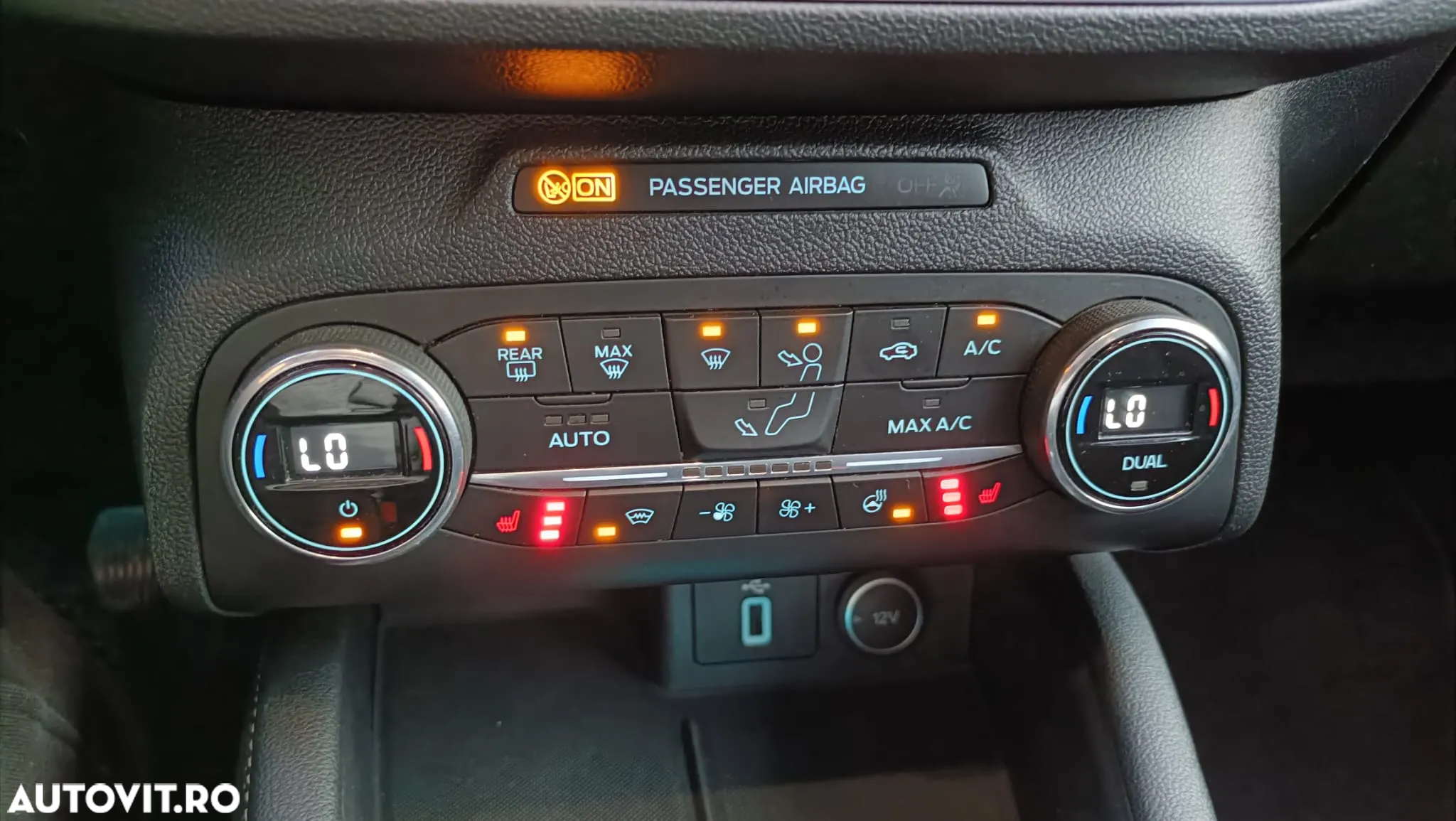 Ford Focus 1.5 EcoBlue Titanium X - 23
