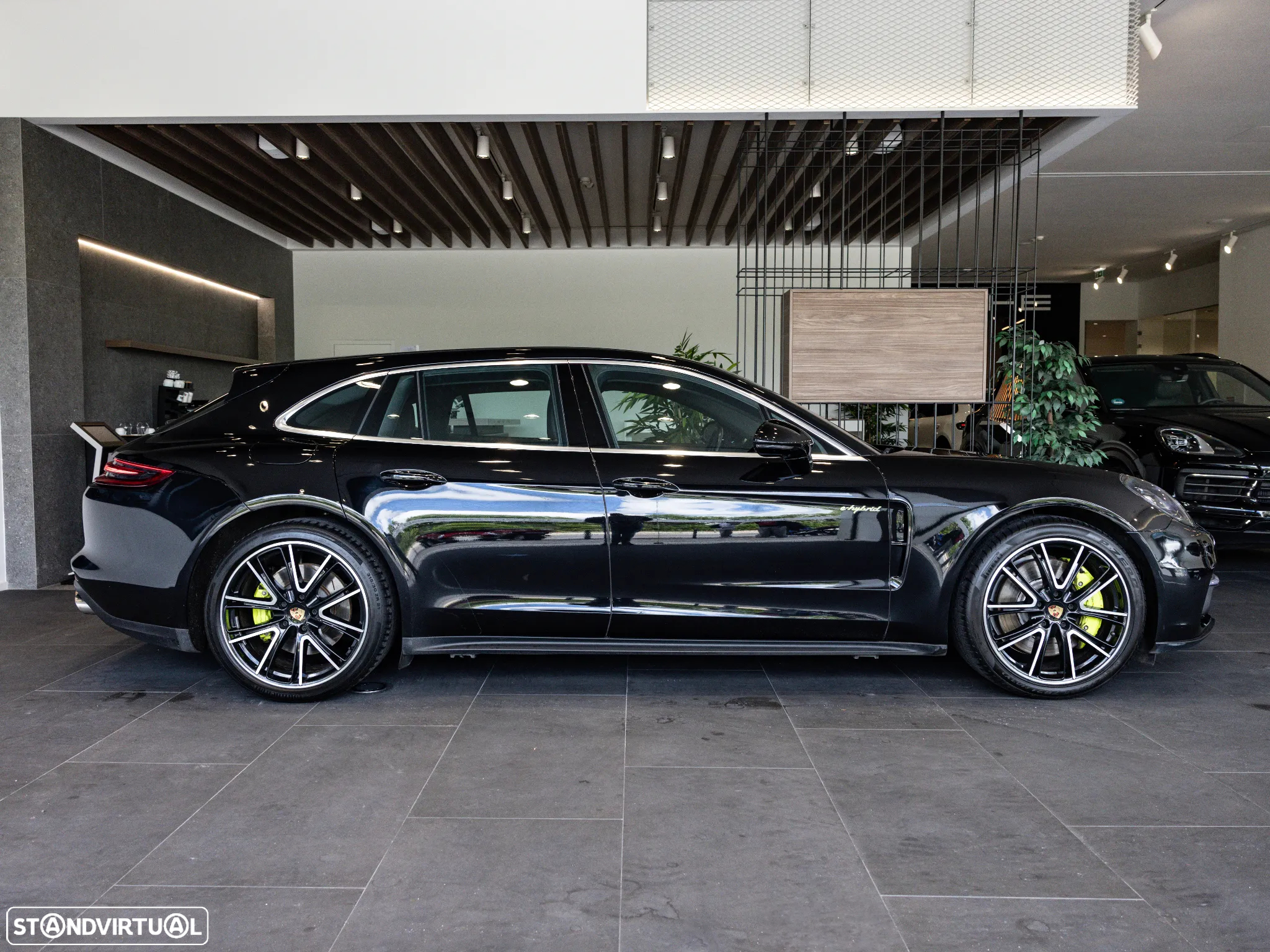 Porsche Panamera Sport Turismo 4 E-Hybrid - 2
