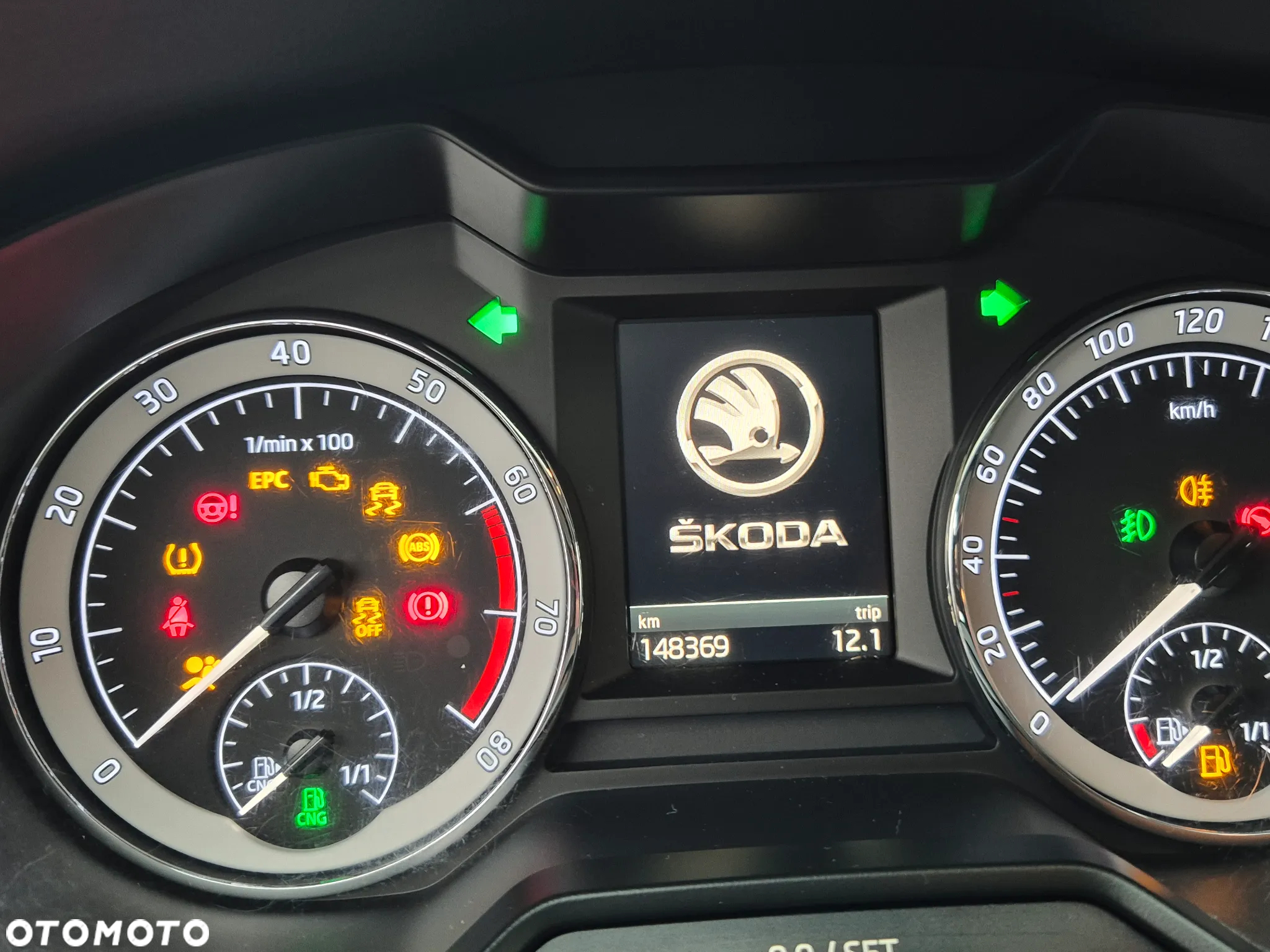 Skoda Octavia 1.5 TSI ACT DSG L&K - 23