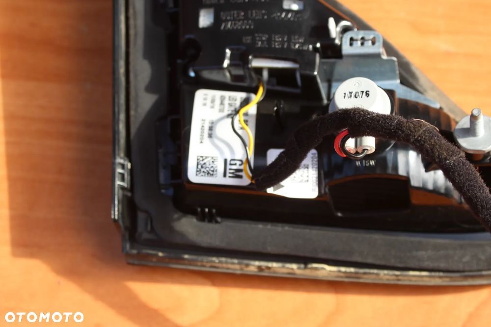LAMPA PRAWY TYŁ PRAWA TYLNA W KLAPĘ LED OPEL ZAFIRA C EUROPA 39028600 - 8