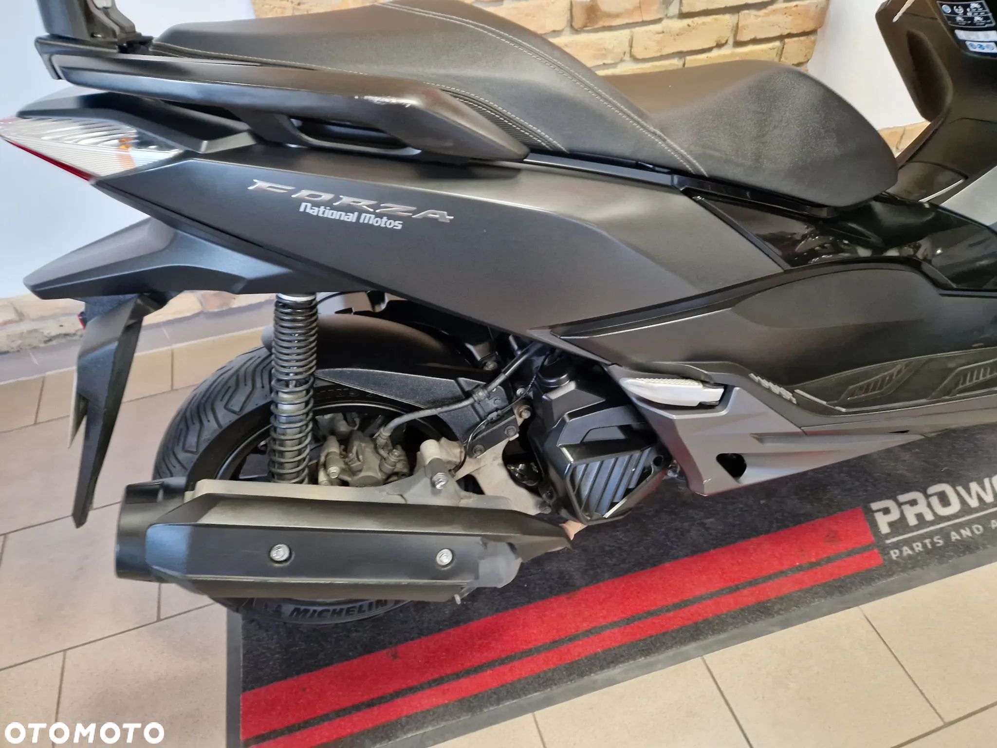 Honda NSS - 28