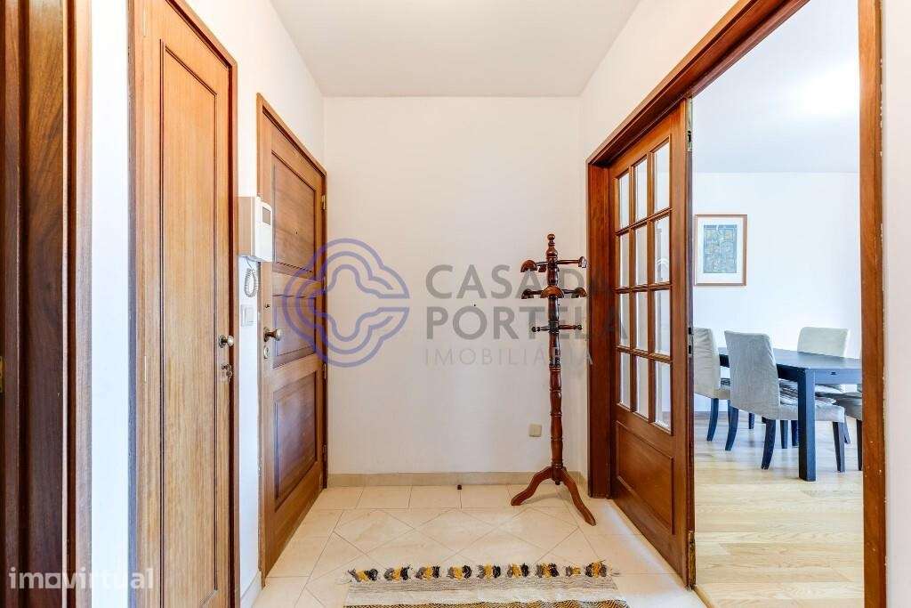 T3 NA CONSTITUIÇÃO, PORTO | VARANDA, GARAGEM E VISTAS DESAFOGADAS - Grande imagem: 2/37