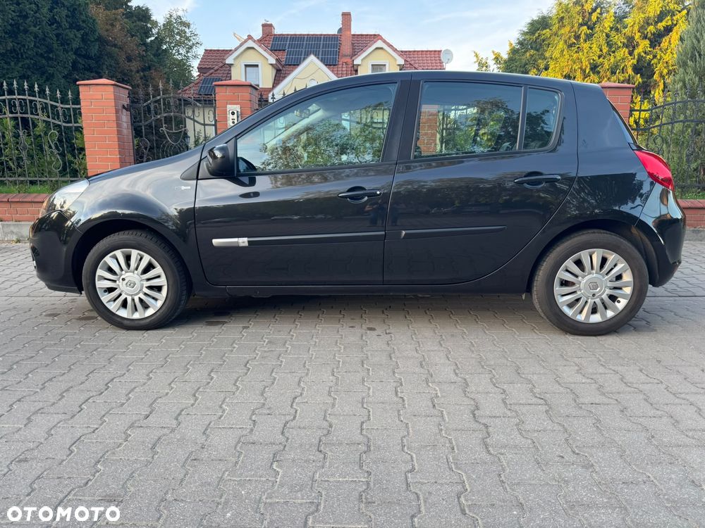 Renault Clio - 10