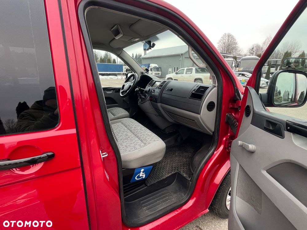 Volkswagen Caravelle - 11