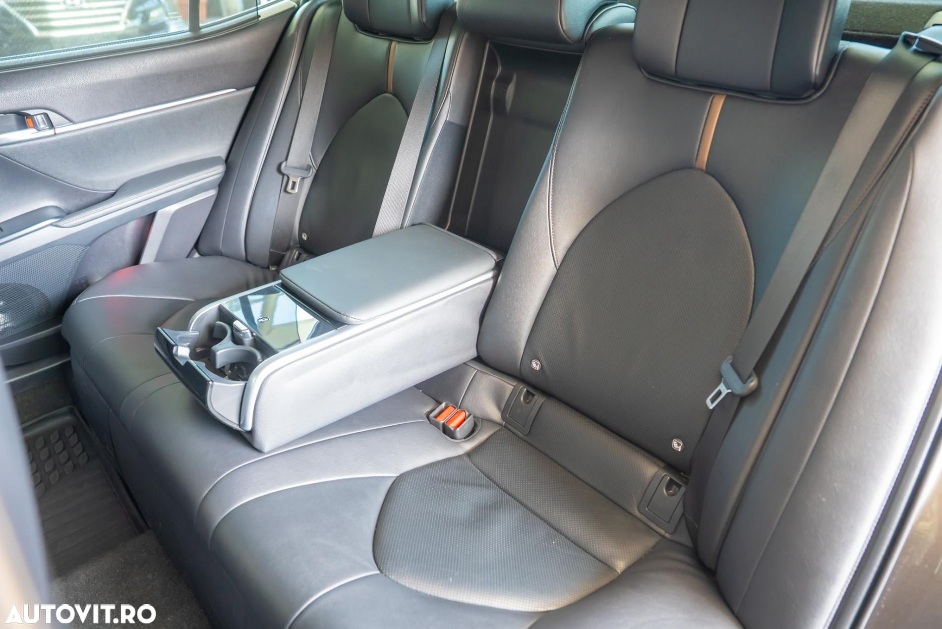Toyota Camry 2.5 Hybrid Exclusive - 22