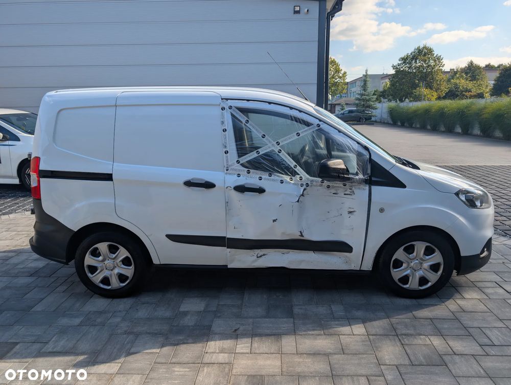 Ford Transit Courier - 9