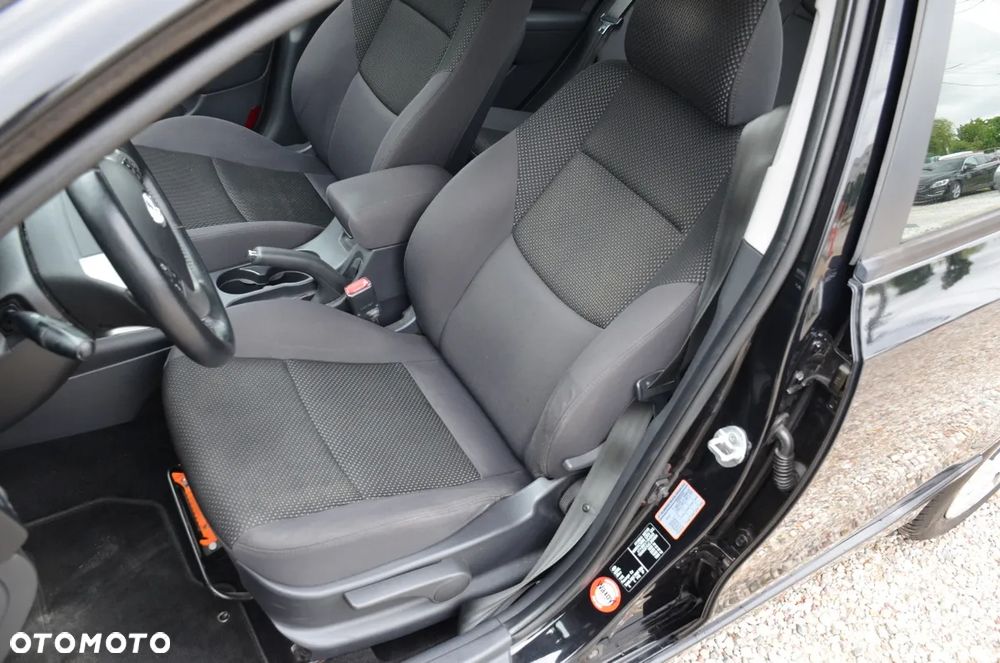 Hyundai i30 1.6 CRDi blue Classic - 21