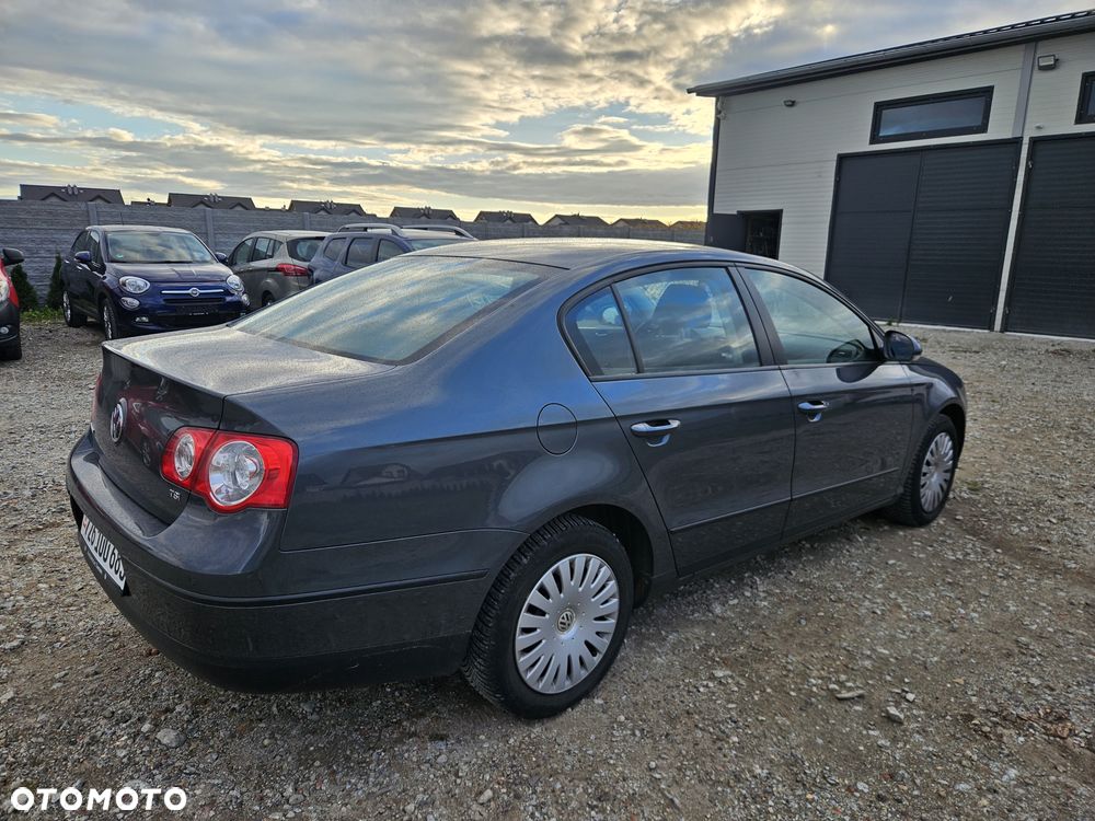 Volkswagen Passat 2009 photo 4