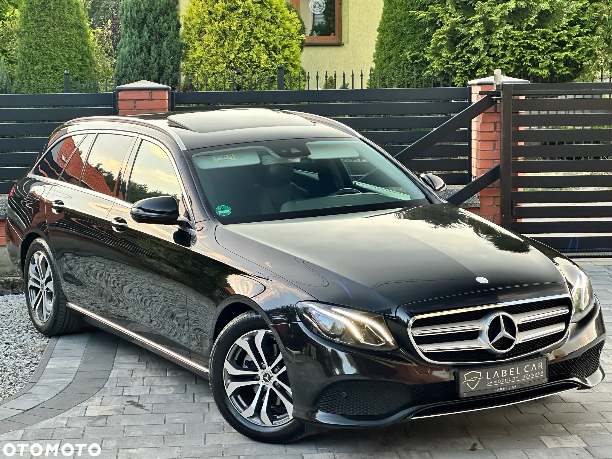 Mercedes-Benz Klasa E 220 d T 9G-TRONIC Avantgarde - 3
