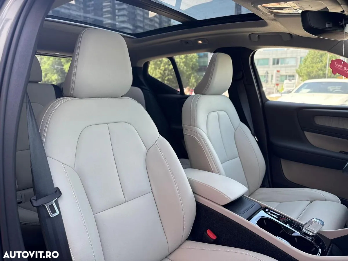 Volvo XC 40 B4 AT8 Mild Hybrid Momentum Pro - 25