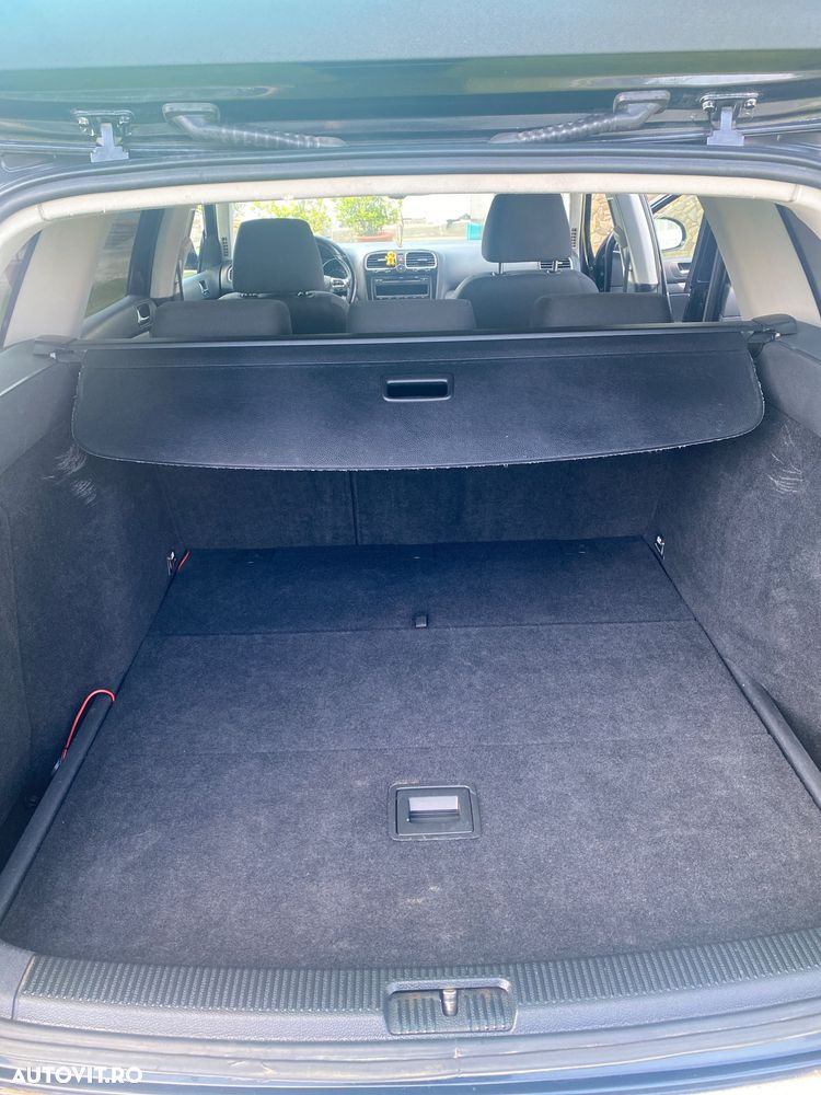 Volkswagen Golf - 6