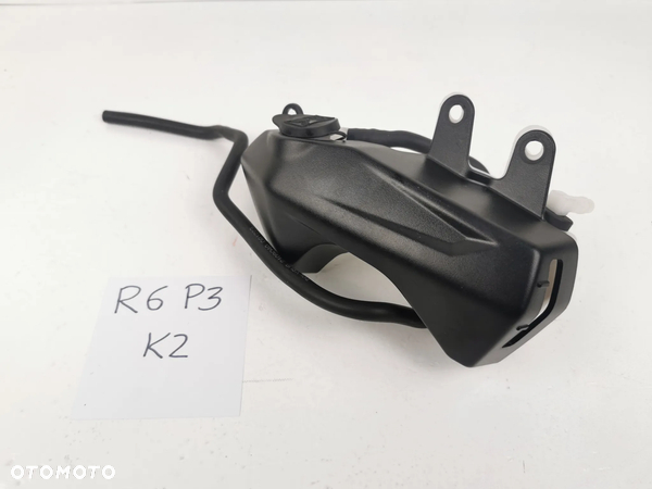 Triumph Street Triple 765RS zbiorniczek płynu wyrównawczego osłona zbiorniczka 23-