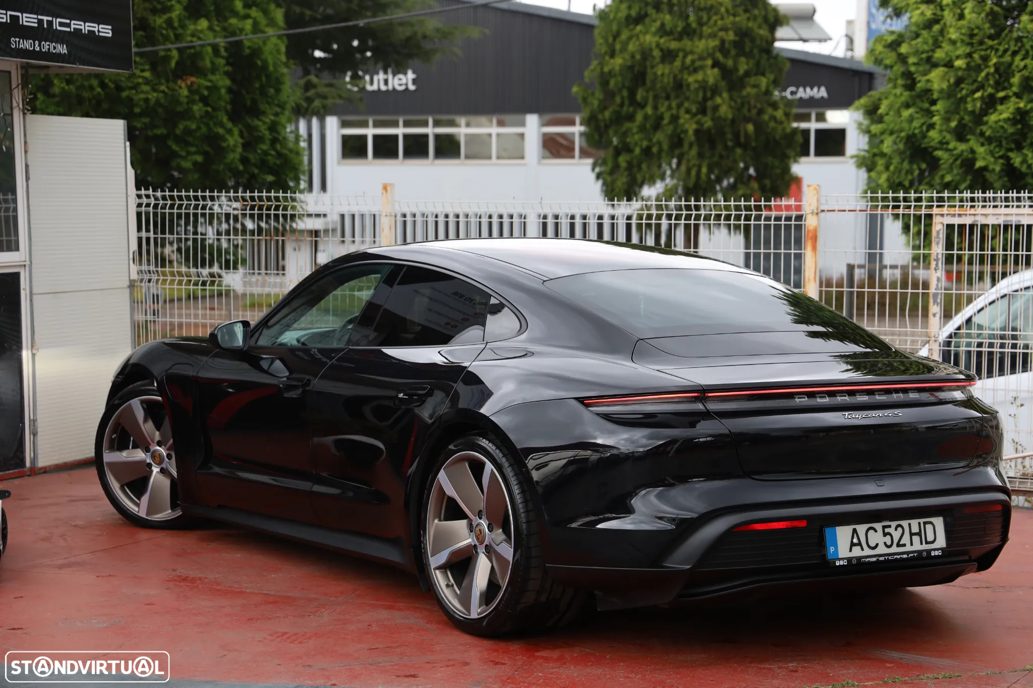 Porsche Taycan 4S - 34