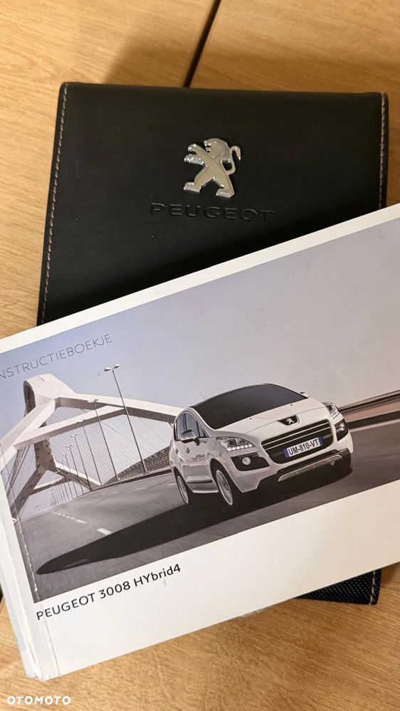 Peugeot 3008 Hybrid4 - 16
